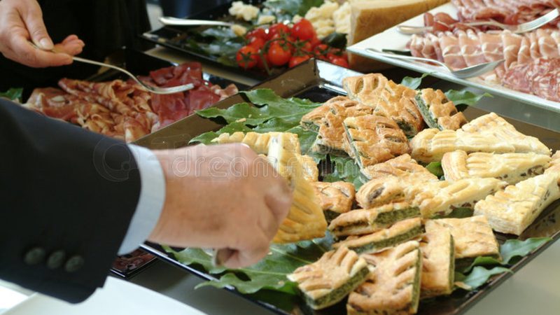 团餐食材配送代理：揭秘利润空间与行业趋势